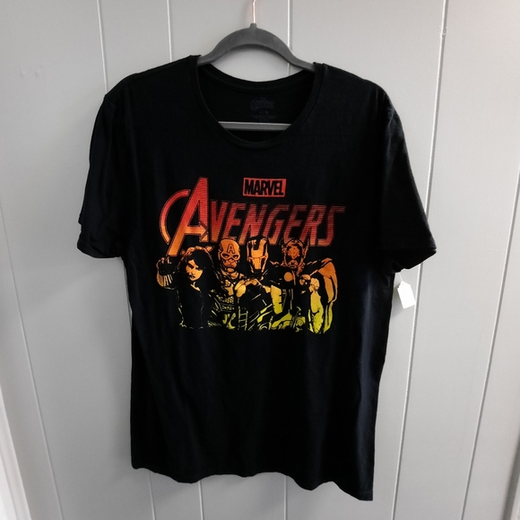 Marvel | Tops | Marvel Avengers Short Sleeve Graphic Tee Large | Poshmark
